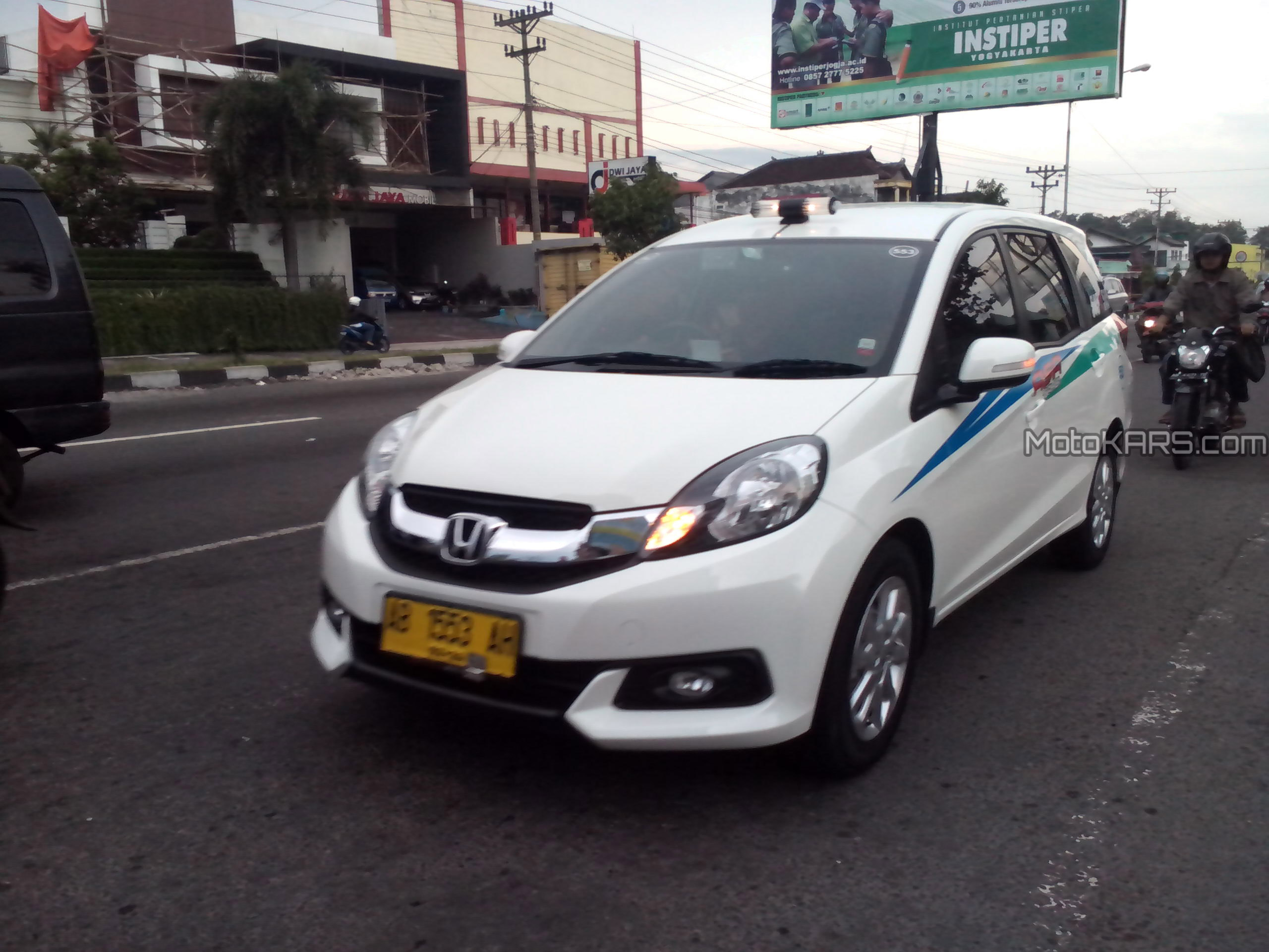 honda mobilio taksi 01