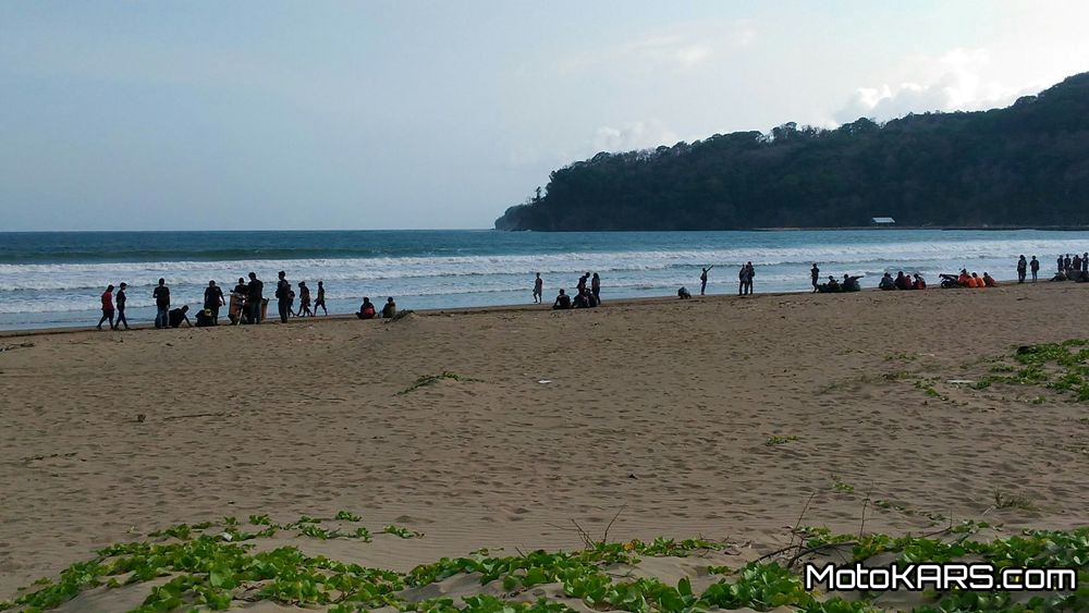 wisata-pacitan-pantai-teleng-ria