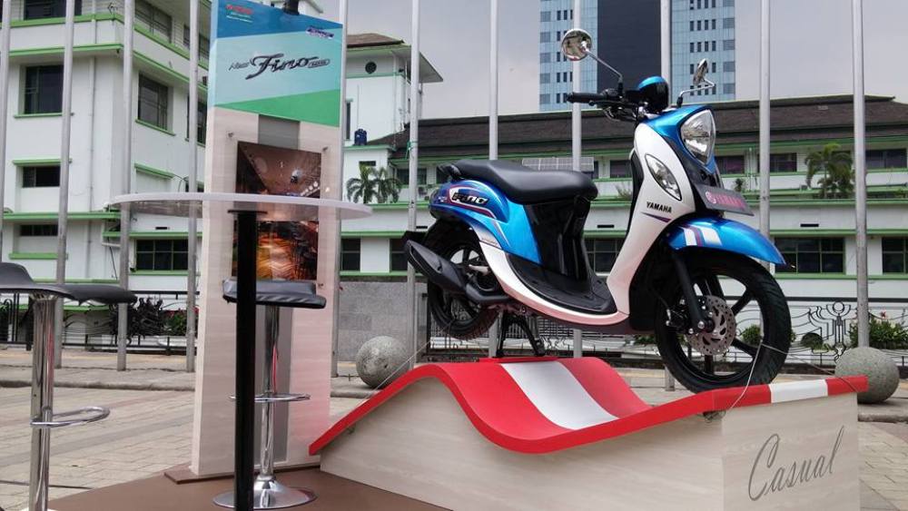 pilihan-warna-yamaha-new-fino-125-blue-core-biru