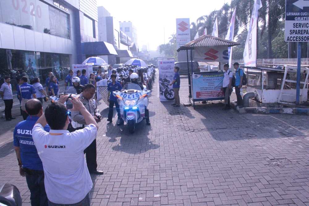 suzuki-gsxs150-taklukkan-batasan-touring-keliling-jawa-dimulai