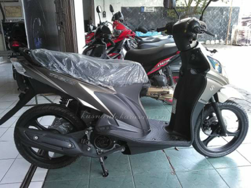 2017-harga-suzuki-nex-110-model-terbaru-gold-side