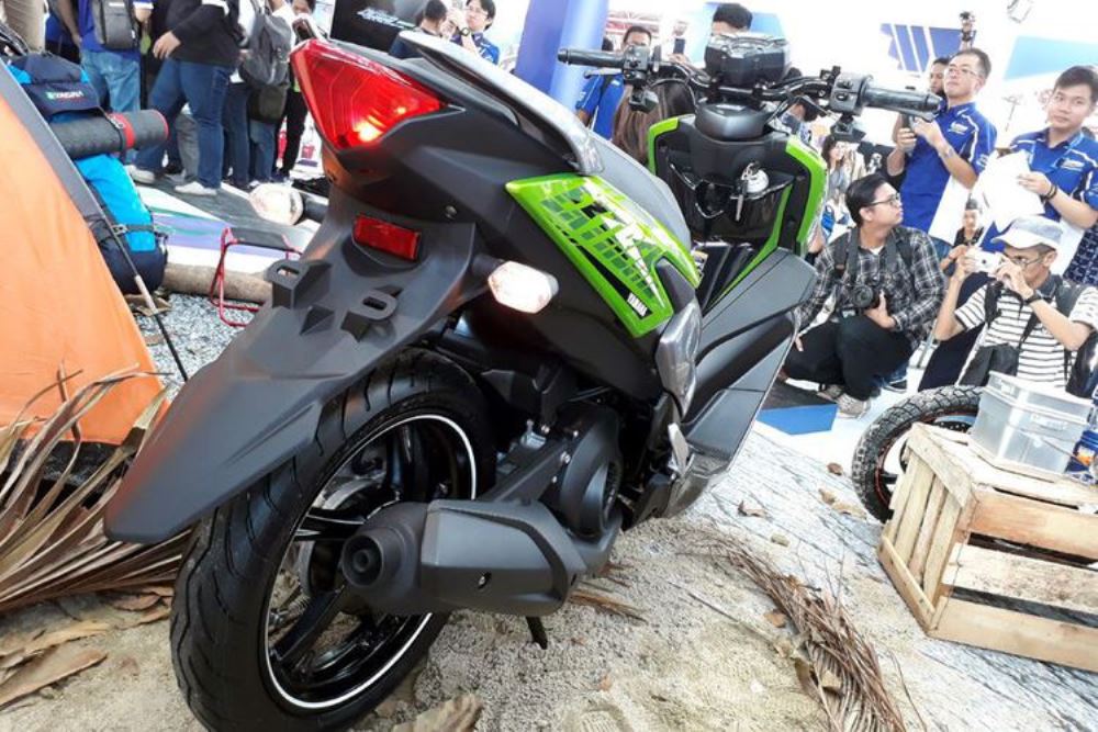 2017-yamaha-all-new-xride-125-bluecore-green-belakang